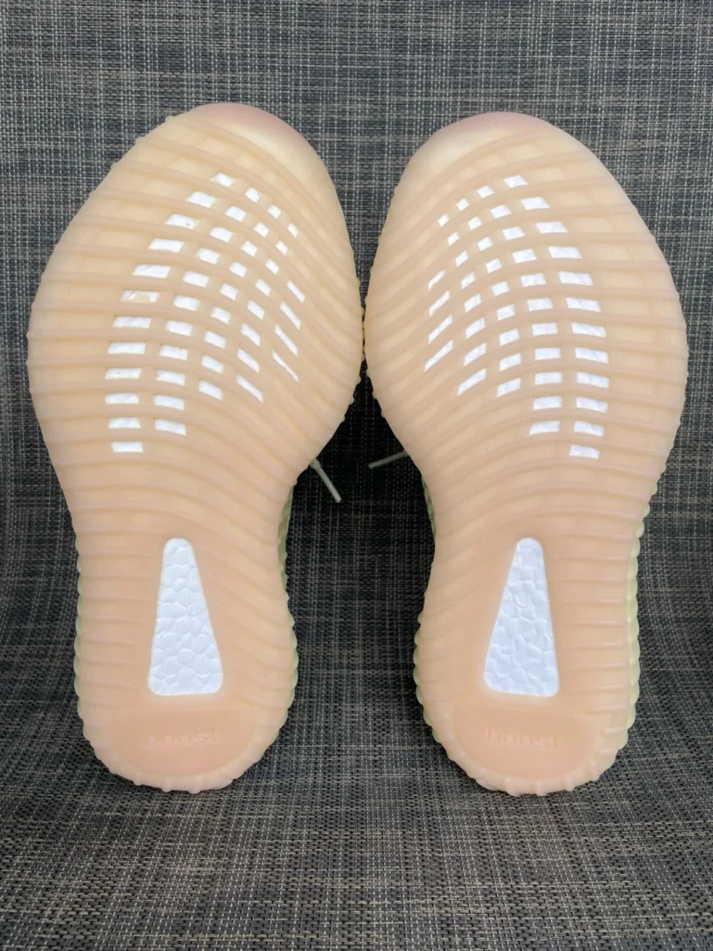 adidas Yeezy Boost 350 V2 